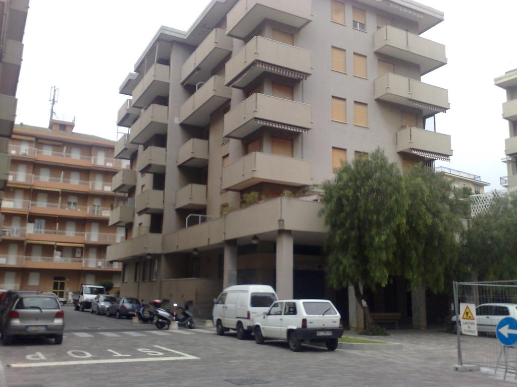 Appartamento A Marina dʼAndora Bagian luar foto